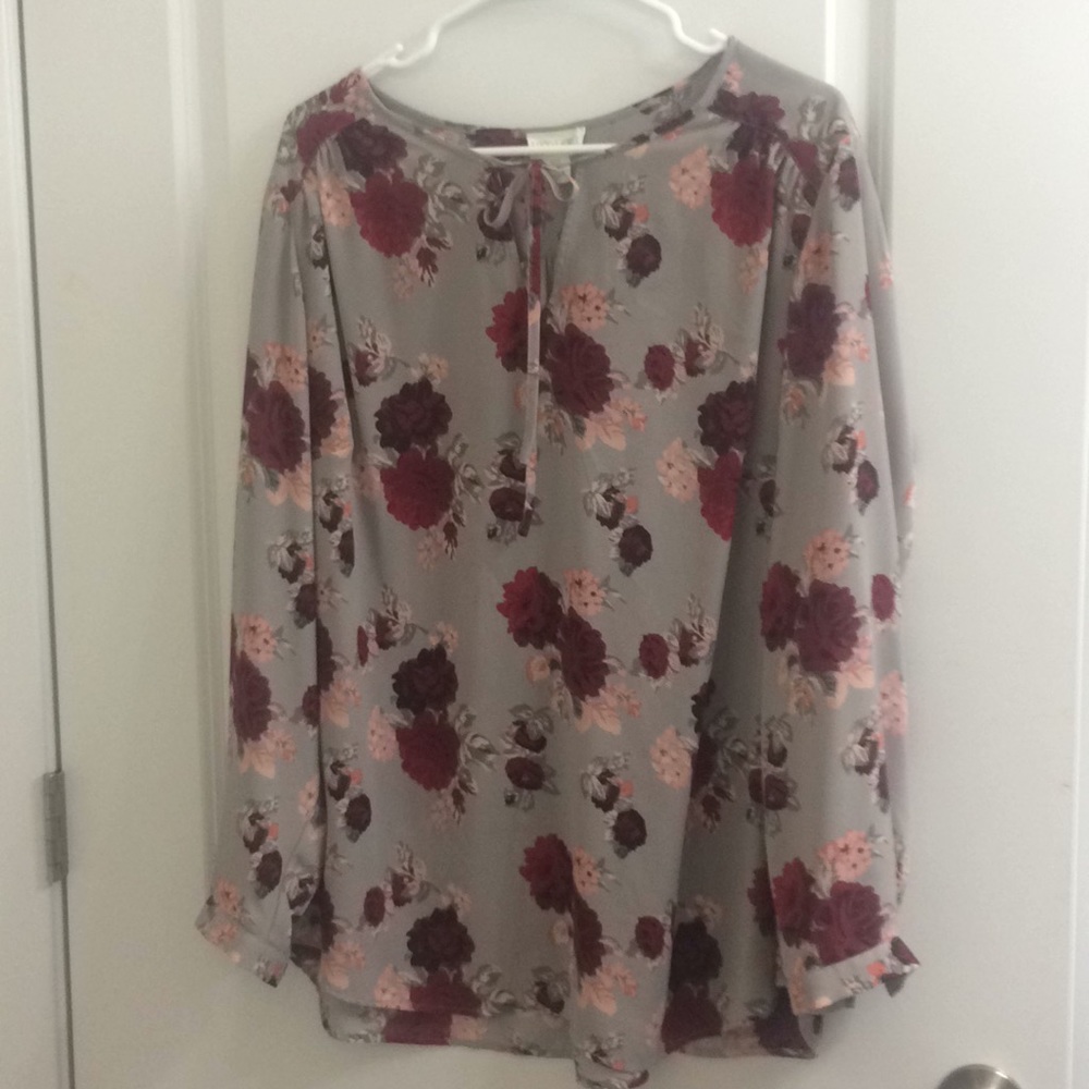 Lucy & Laurel floral blouse. 1x